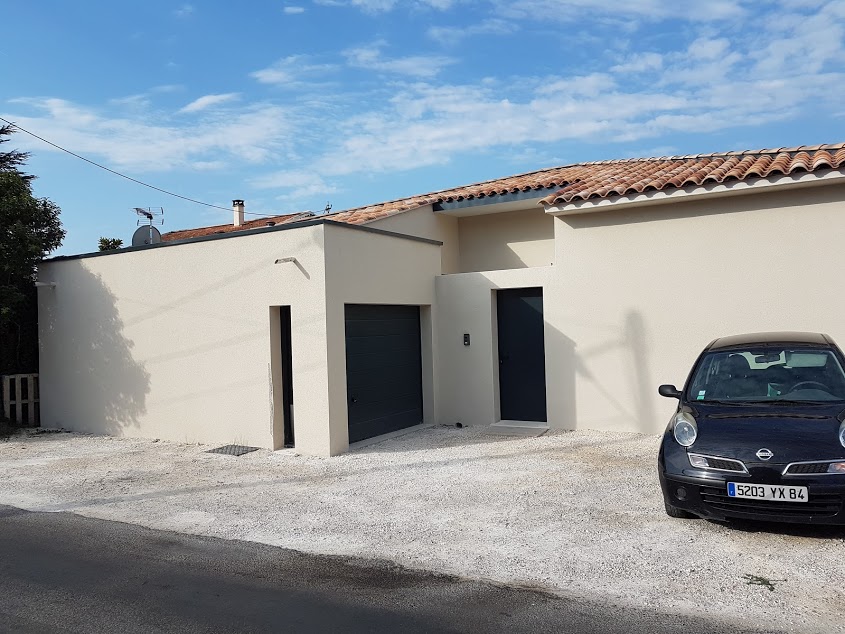 Maison contemporaine avec piscine 2 chambres, 4 personnes
